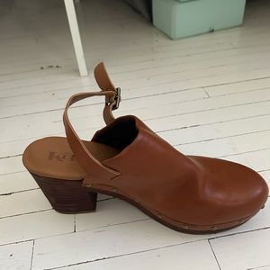 Korks clogs size 9 1/2
